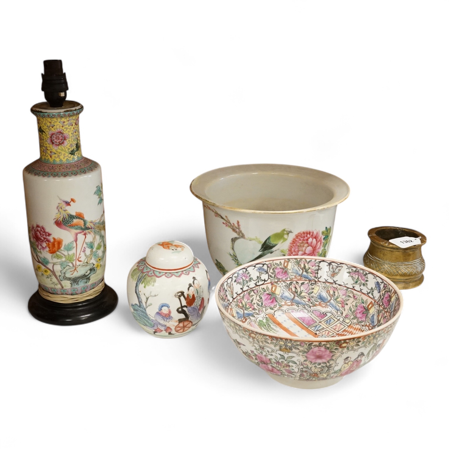 A Chinese famille rose porcelain jardiniere, and three other items, jardiniere 27cm diameter.